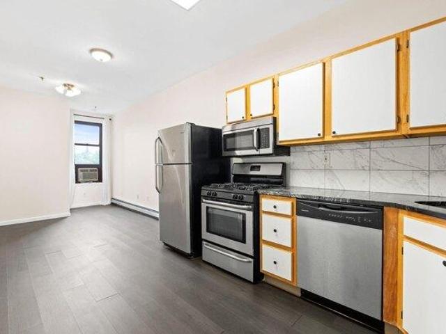 Condo for sale in Hudson, New Jersey