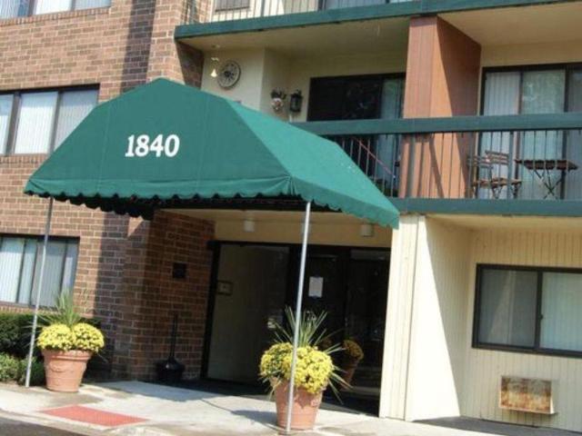 Condo for sale in Hoffman Estates, Illinois