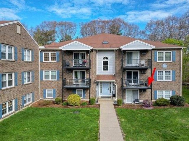Condo for sale in Holbrook, Massachusetts