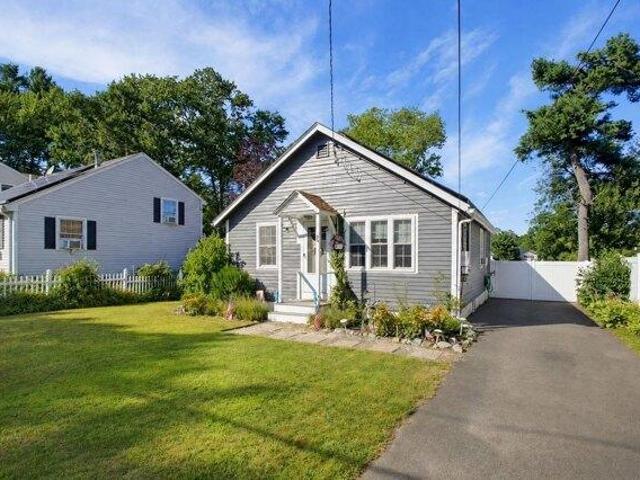 House for sale in Holbrook, Massachusetts