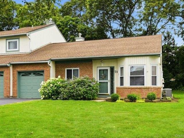 Condo for sale in Centereach, New York