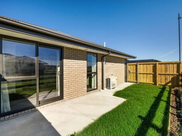 Townhouse for rent in Acland Park, Rolleston