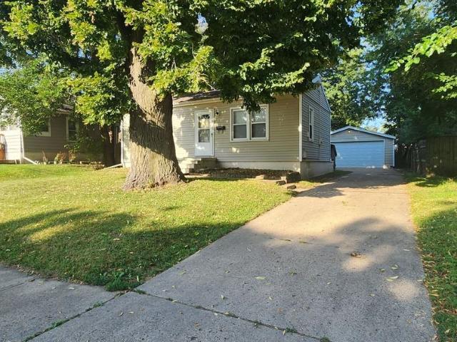 House for rent in Willoughby's Place, Des Moines