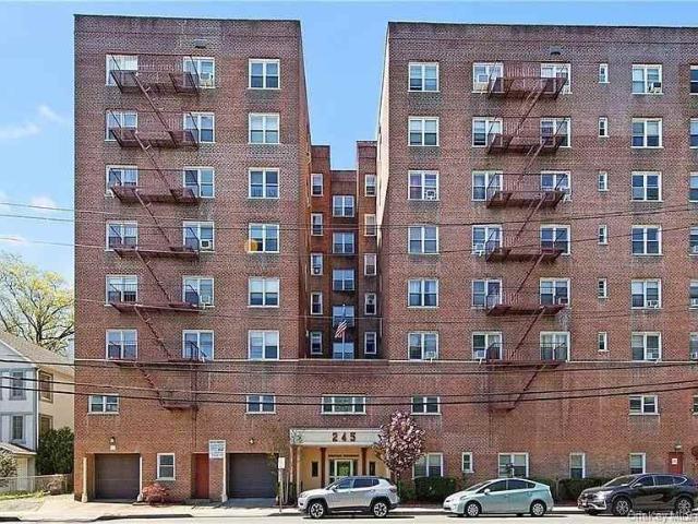House for rent in Glenwood, New York