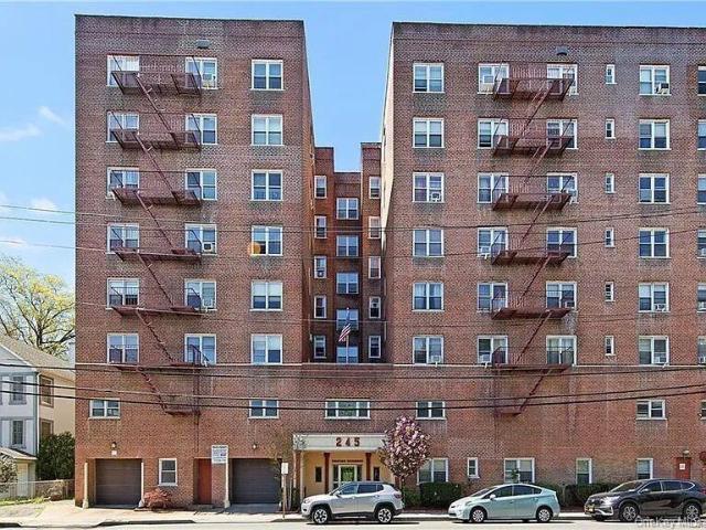 House for rent in Glenwood, New York