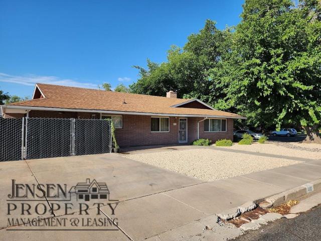 House for rent in Saint George