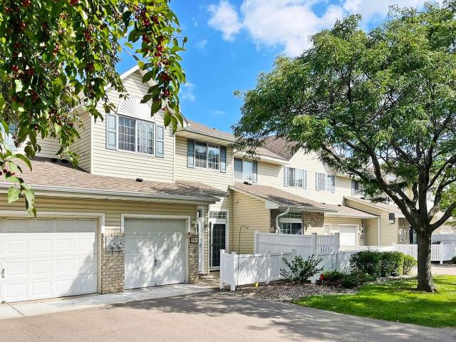 House for rent in Apple Valley, Dakota County