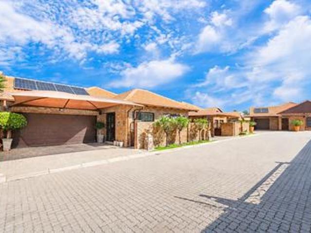 Townhouse for rent in Ekurhuleni, Gauteng