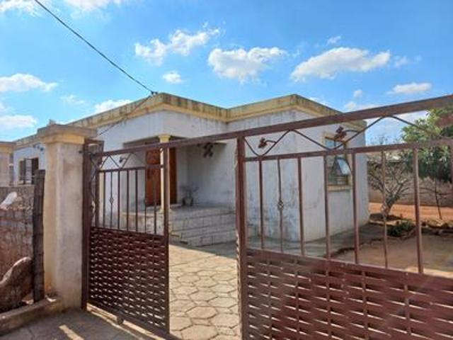 House for sale in Waterkloof, Gauteng