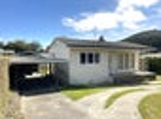 House for sale in Otakou