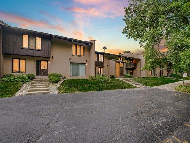 Condo for sale in Homewood, Illinois