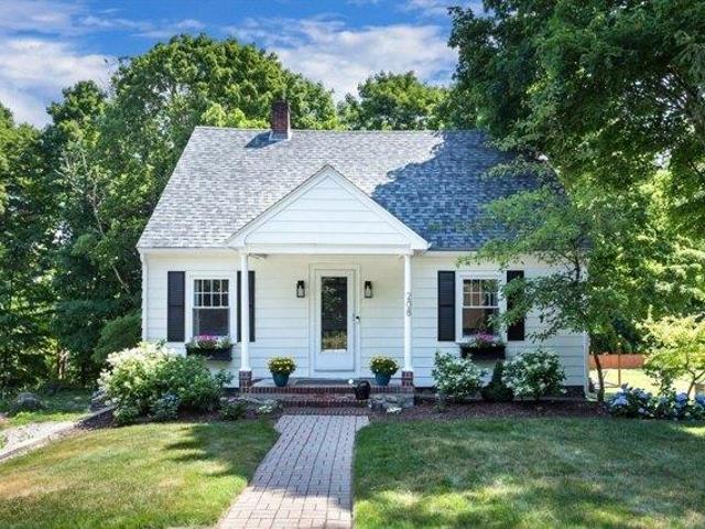 House for sale in Hopedale, Massachusetts