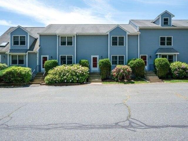Condo for sale in Hopkinton, Massachusetts