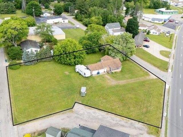 House for sale in Houghton Lake, Michigan