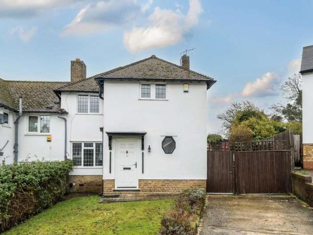 House for sale in Watford Rural, Batchworth