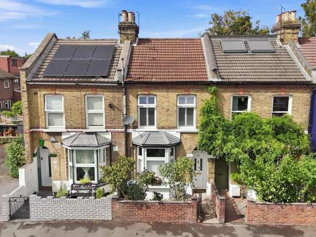 House for sale in Forest Gate, Greater London