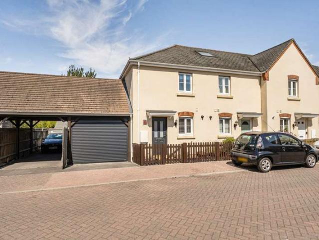 House for sale in Thatcham, West Berkshire