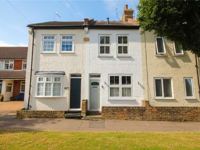 House for sale in Alton Barnes, Essex