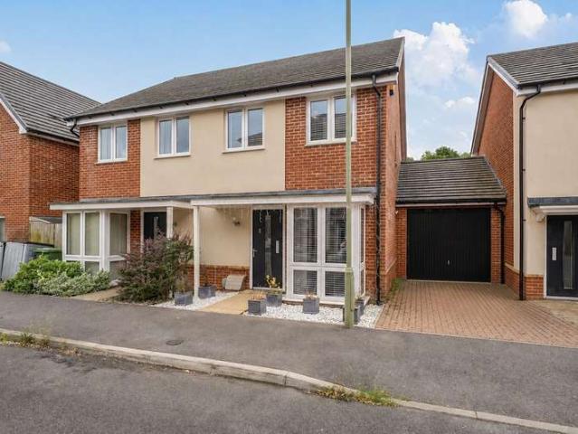 House for sale in Hounsome Fields, Priest Down