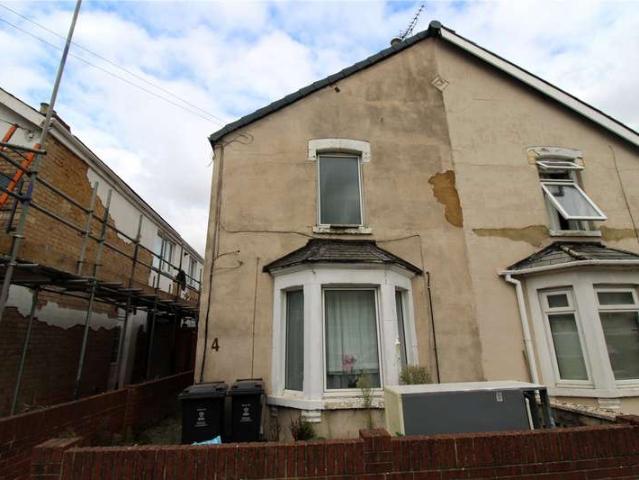 House for sale in Ferndale, Swindon