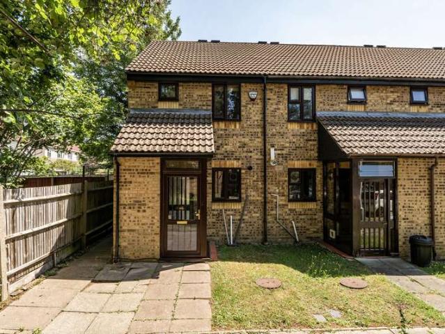 House for sale in Northwood, Greater London