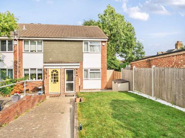 House for sale in Woodford, Greater London