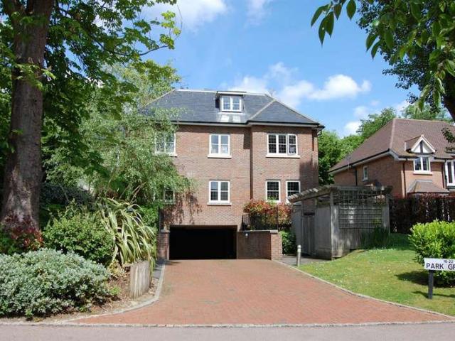 House for sale in Penn, Knotty Green