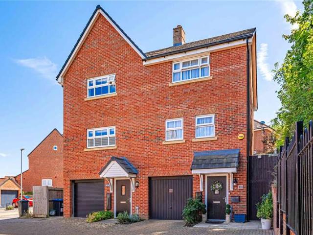 House for sale in Pouchen End, Hertfordshire