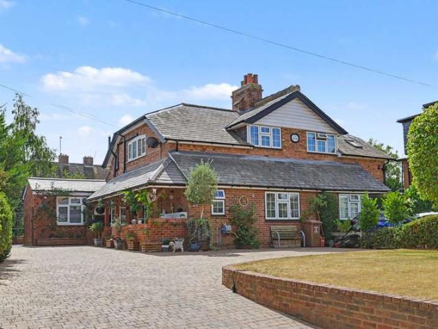 House for sale in Old Town, Shephall