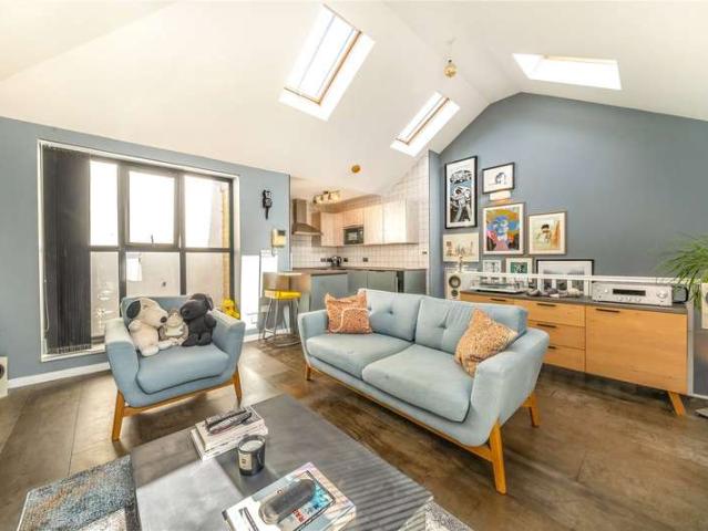 House for sale in South Hackney, Greater London