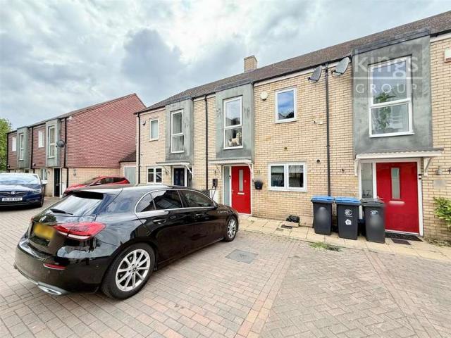 House for sale in Sewardstonebury, Epping