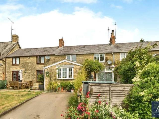 House for sale in Helmdon, Northamptonshire