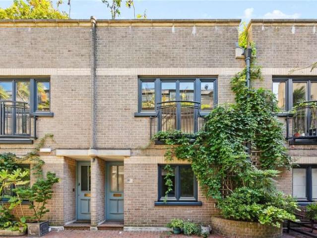 House for sale in Bayswater, Greater London