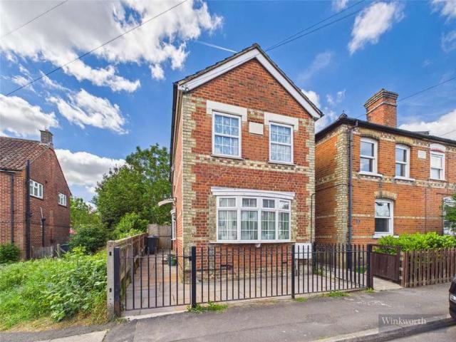 House for sale in Hook, Greater London