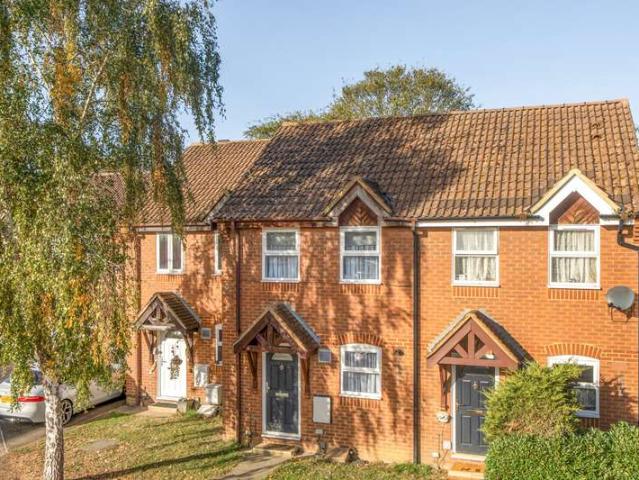 House for sale in West Bedfont, Spelthorne