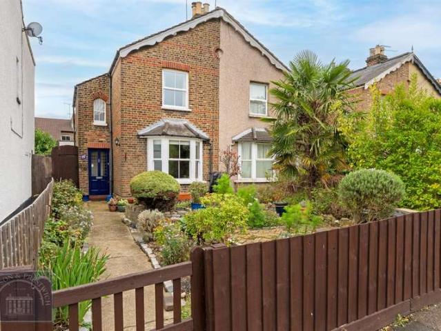 House for sale in Snaresbrook, Greater London