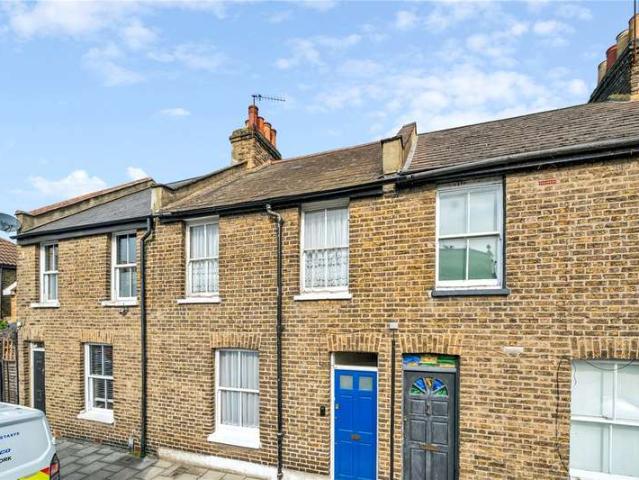 House for sale in Earlsfield, Greater London