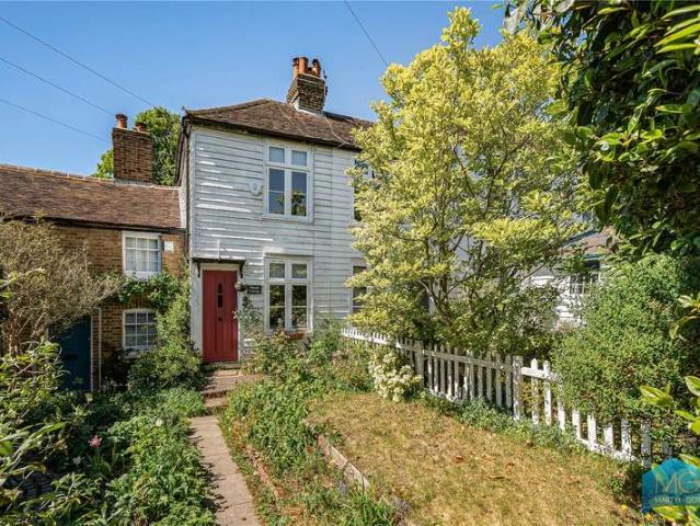 House for sale in Mill Hill, Greater London