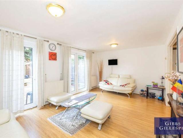 House for sale in Northwood, Greater London
