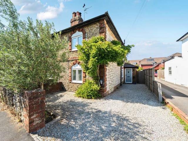 House for sale in Shalford, Westborough