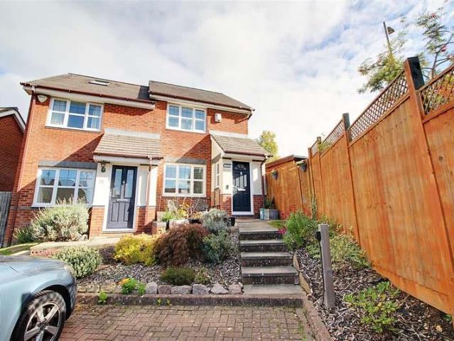 House for sale in Pouchen End, Hertfordshire