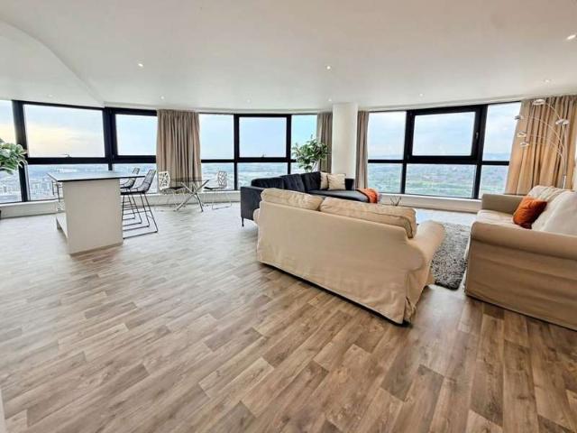 House for sale in Holbeck, West Yorkshire