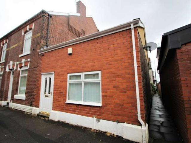 House for sale in Guide Bridge, Greenheys