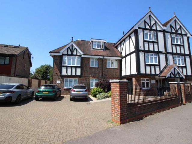 House for sale in Worcester Park, Greater London