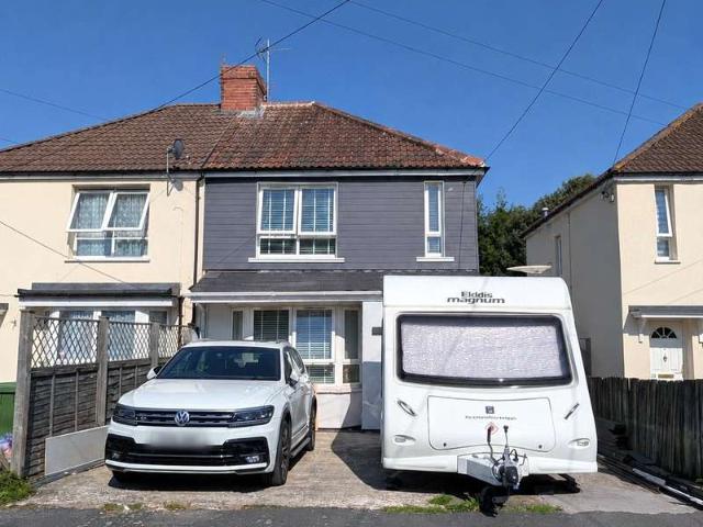 House for sale in Kingswood