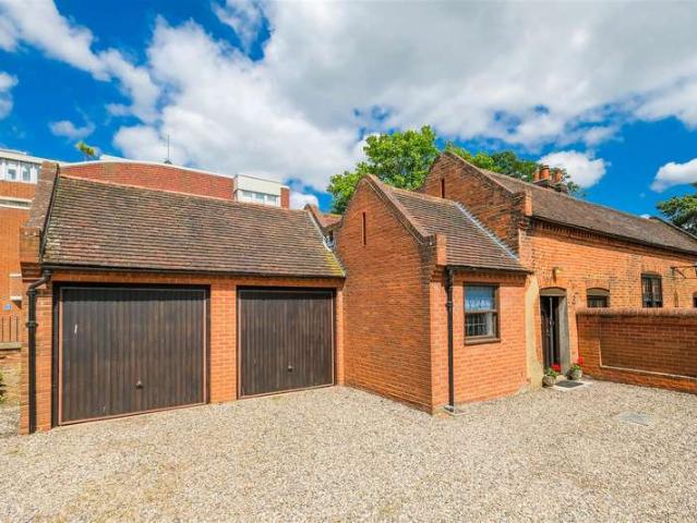 House for rent in Ivy Chimneys, Epping Forest