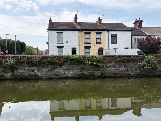 House for sale in Halton