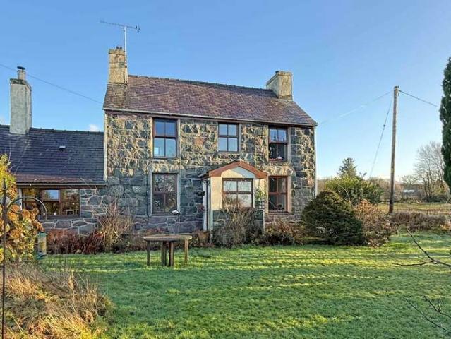 House for sale in Rhostryfan, Wales
