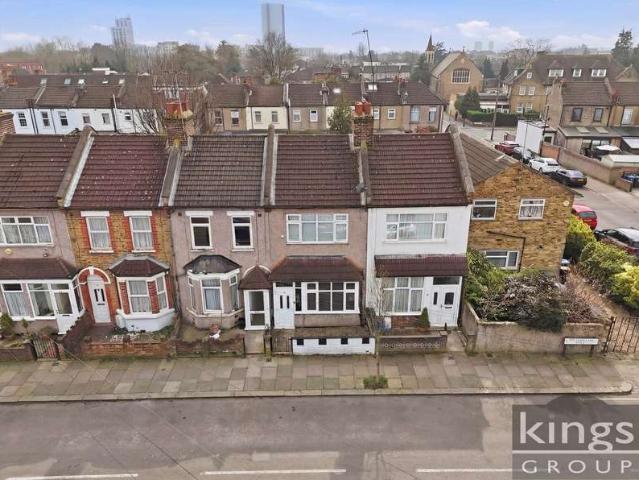 House for sale in Ponders End, Greater London