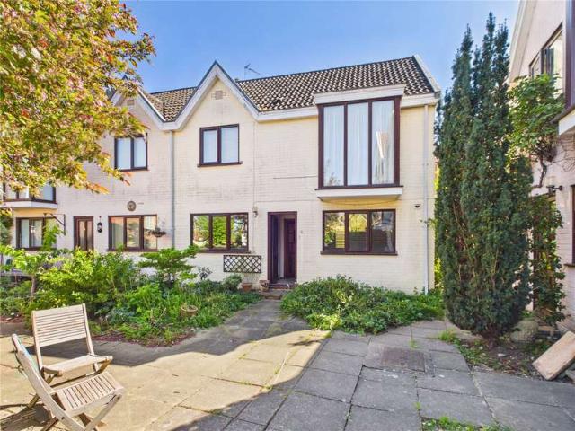 House for sale in Heigham Grove, East Bank